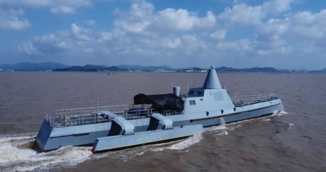我國(guó)首艘百噸級(jí)無(wú)人艇動(dòng)態(tài)避碰試驗(yàn)成功 省二輕集團(tuán)國(guó)瑞科技控股“北鯤智能”參與建設(shè)并組織實(shí)施試驗(yàn)