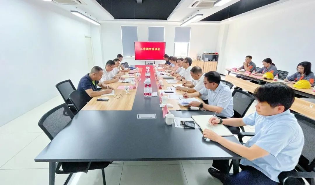 省國資委黨委委員、副主任陳孝一行到省二輕集團(tuán)申達(dá)機(jī)器公司調(diào)研指導(dǎo)